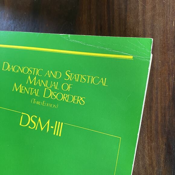 DSM III Diagnostic and Statistical Manual of Mental Disorders Third Edition Book - Picture 2 of 5